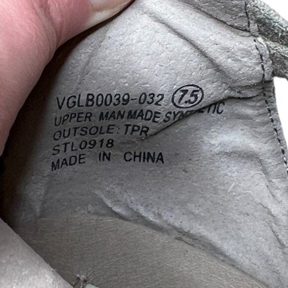 Very G Cici Bootie in Taupe Size 7.5 - Picture 6 of 9